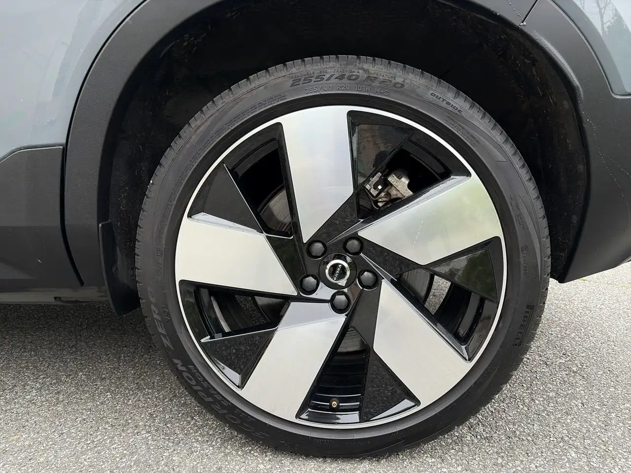 Volvo XC40 снимка Volvo XC40