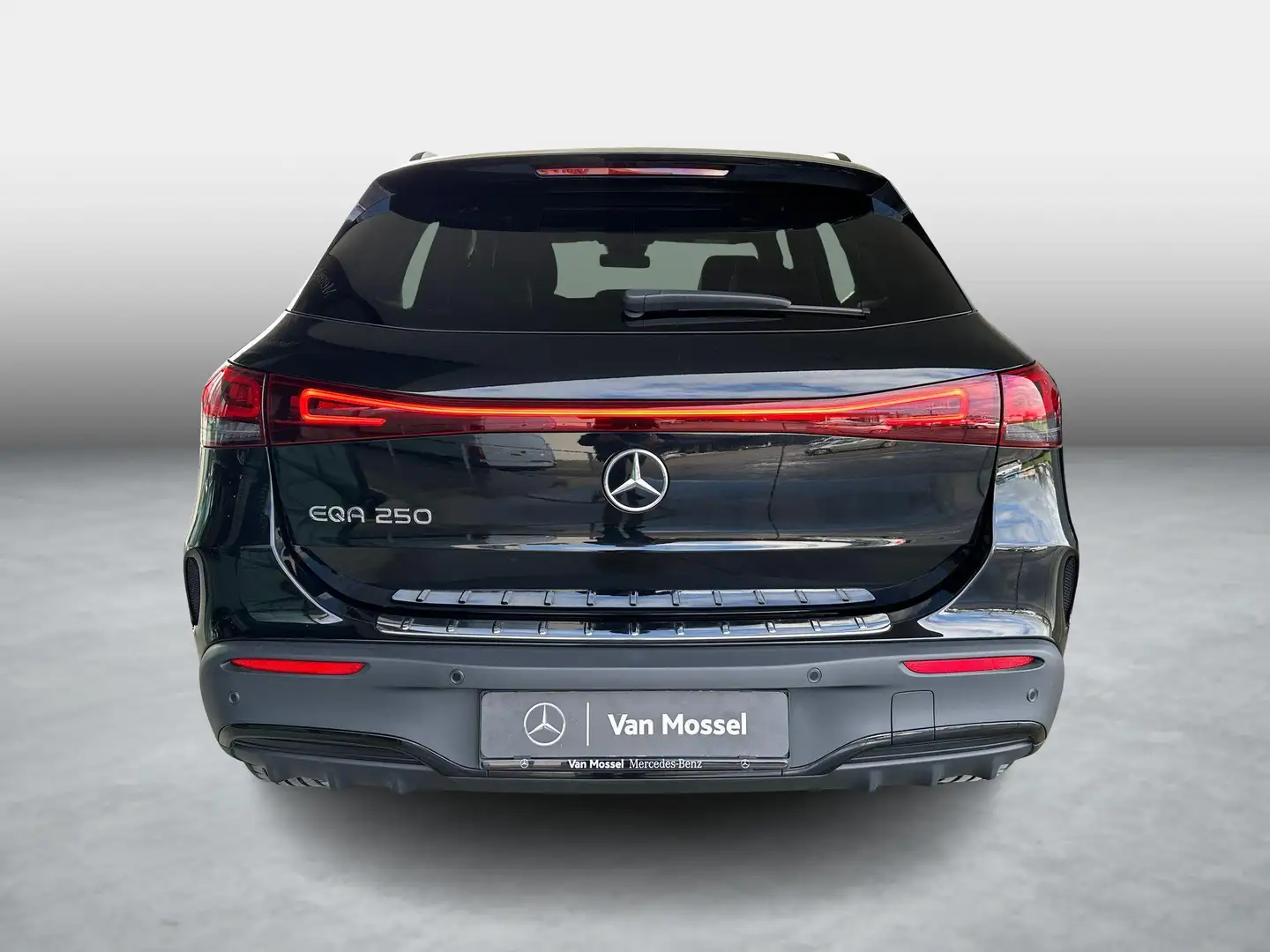 Mercedes-Benz EQA 250 AMG Line + CARPLAY + PTS + CAMERA + SFEERVERLICHTI Zwart - 2