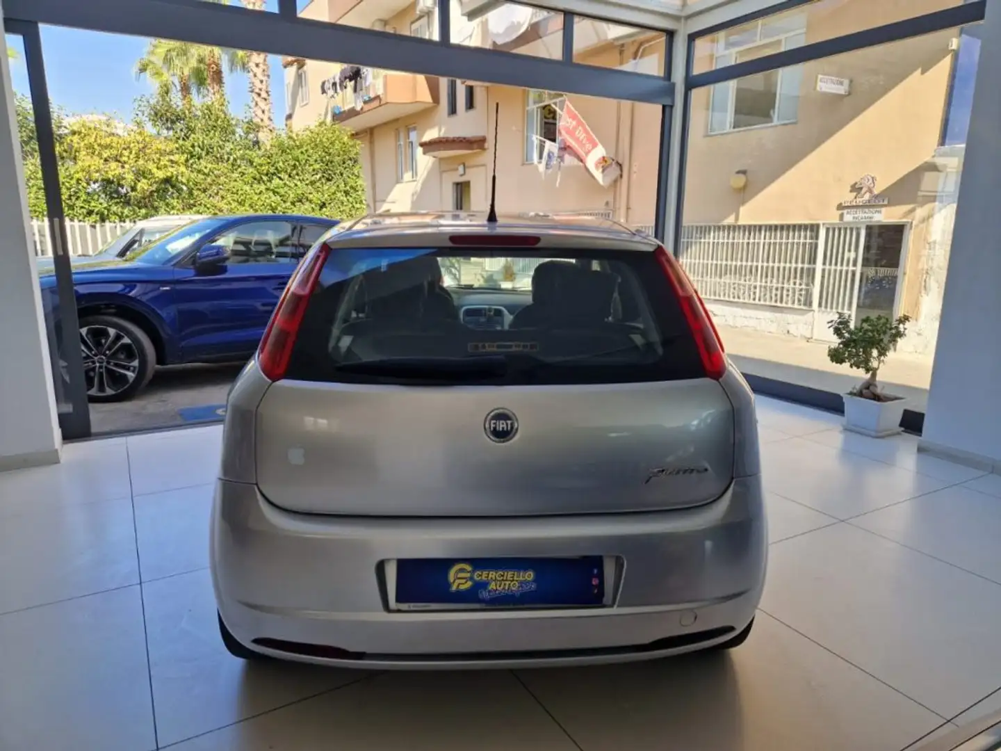 Fiat Grande Punto 1.2 5 porte Dynamic metano Grau - 2