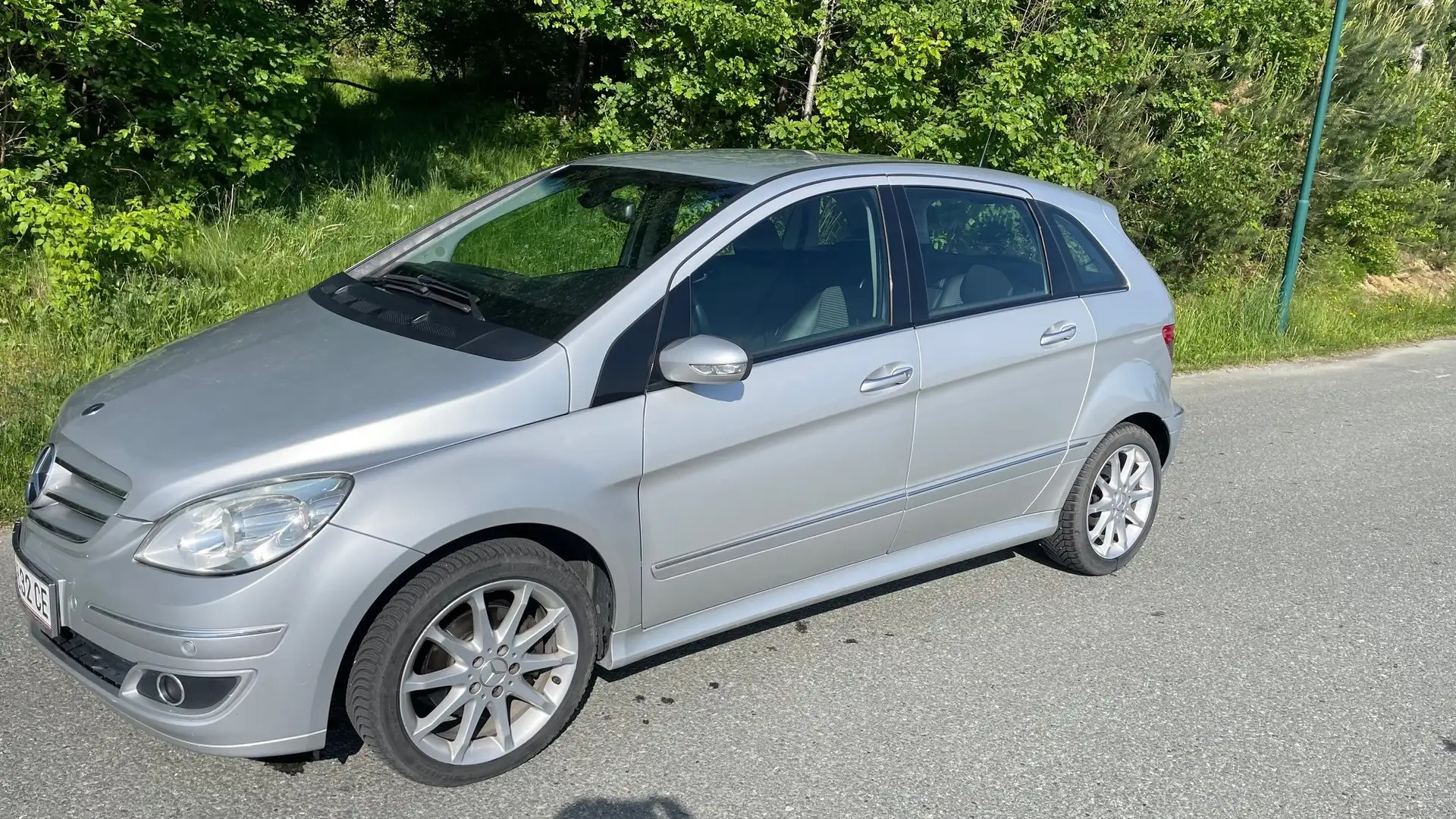 Mercedes-Benz B 180 B 180 CDI A-Edition Sport A-Edition Sport Silber - 1