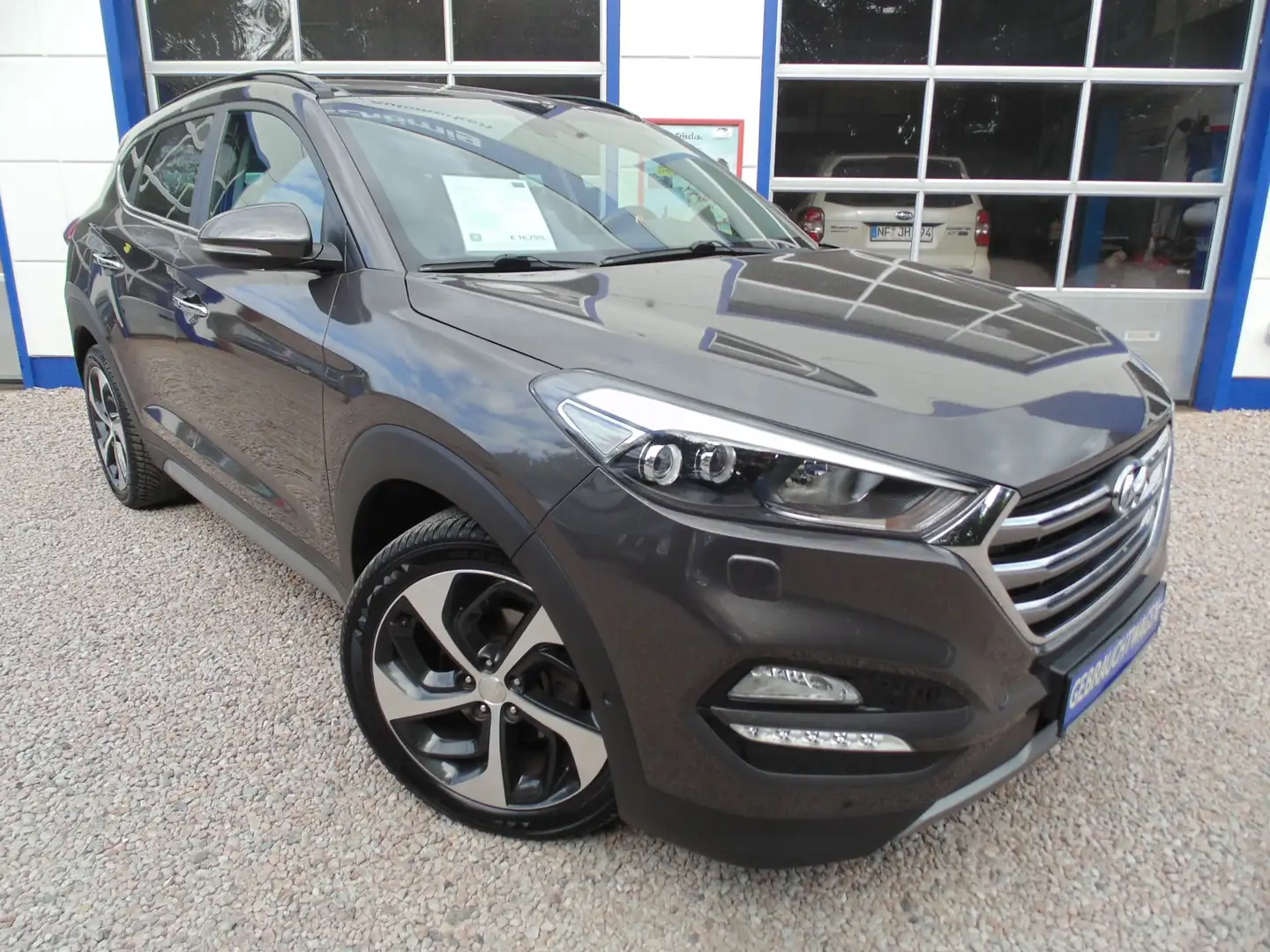 Hyundai TUCSON Premium 4WD  **Automatik** Grau - 1