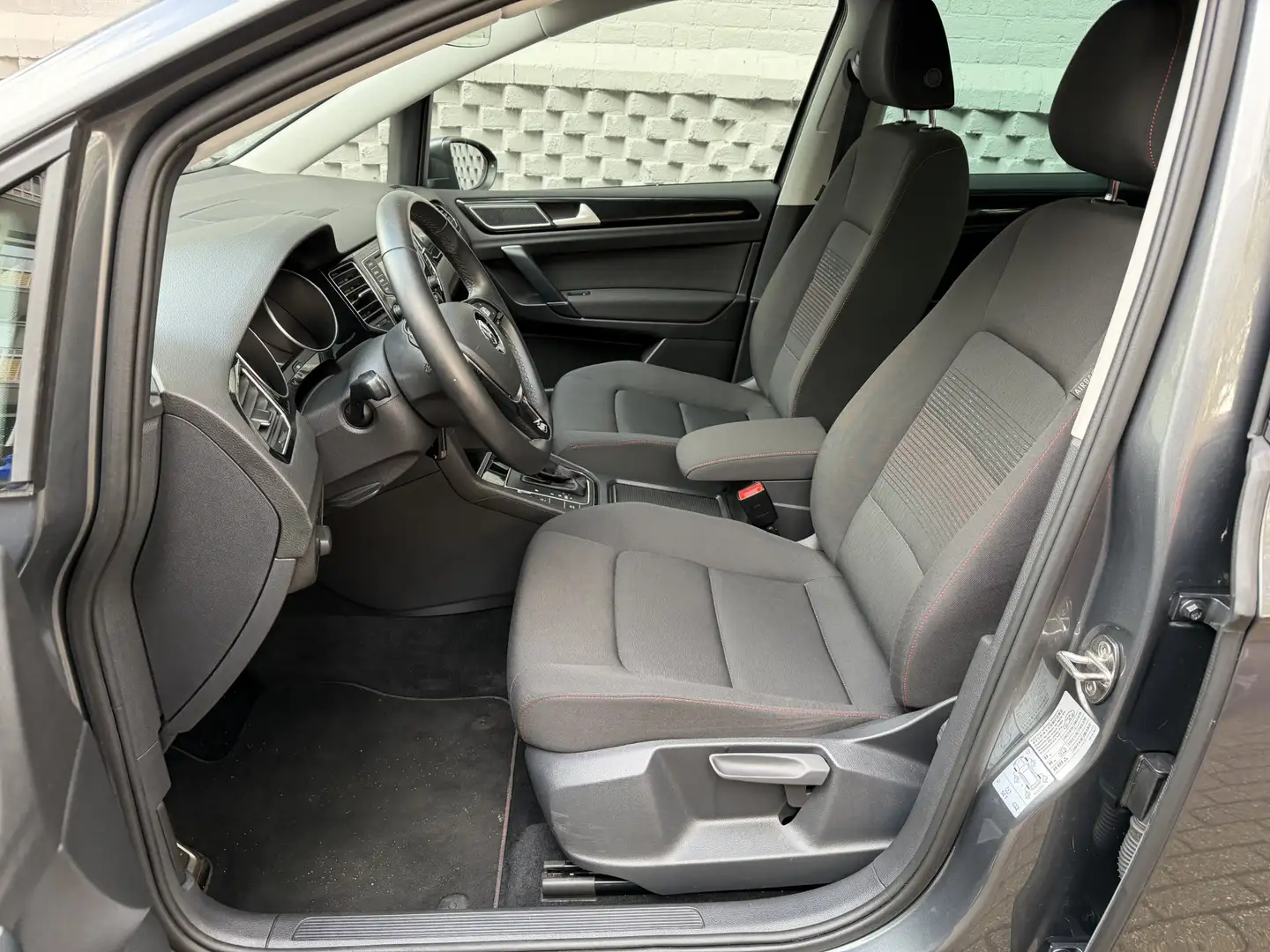 Volkswagen Golf Sportsvan 1.2 TSI Bluemotion Automaat Navigatie slechts 22.0 Grau - 2