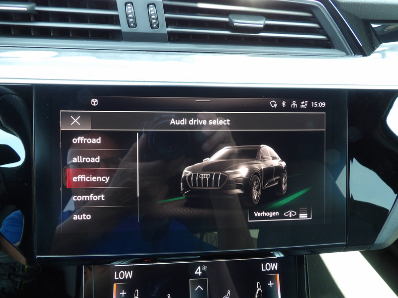 Audi Q8 e-tron Q8 PHEV 50 TFSI e Quattro Competition  Sportback Tiptronic   S Line — photo 19