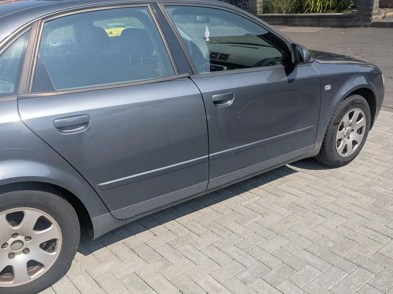 Audi A4 2.0, foto 2