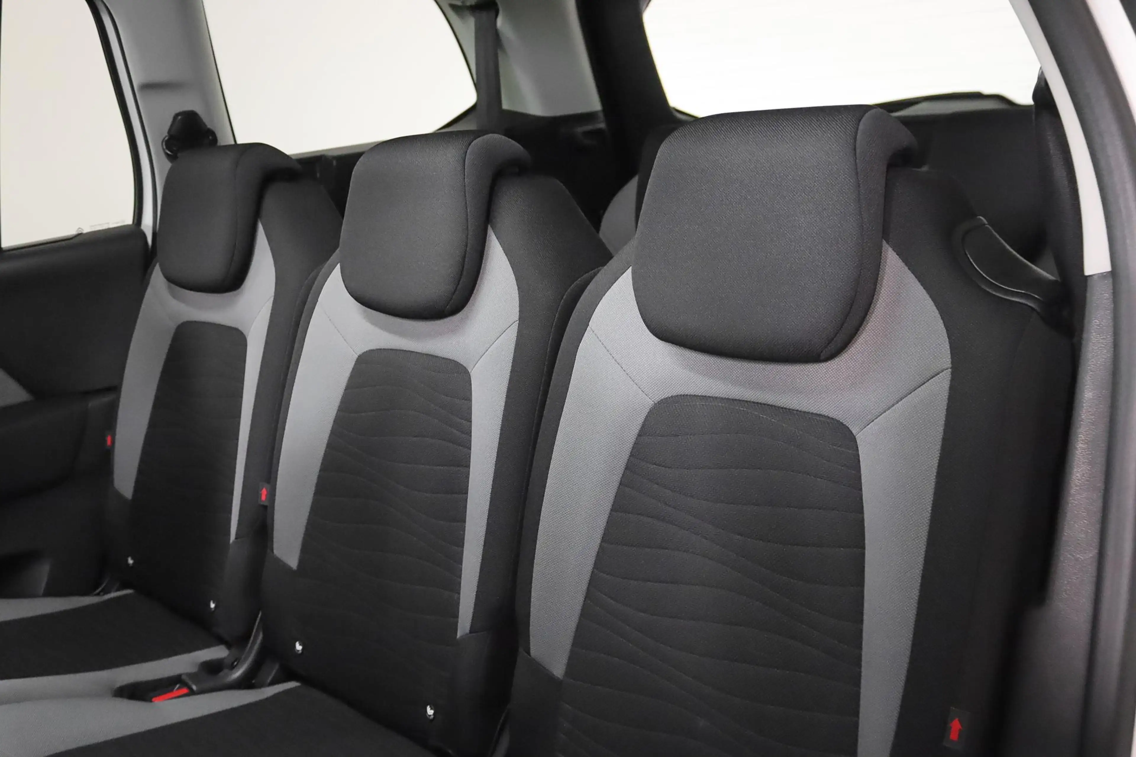 Citroen Grand C4 Picasso 1.6 e-THP Business 7-Persoons — photo 47