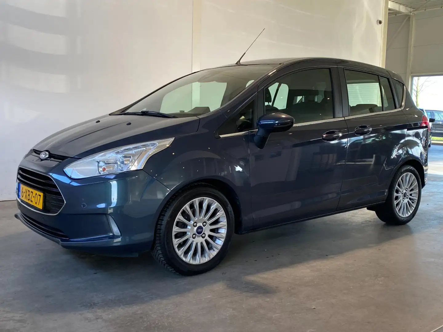 Ford B-Max 1.0 EcoBoost Trekhaak Cruise PDC NL-auto Grau - 1