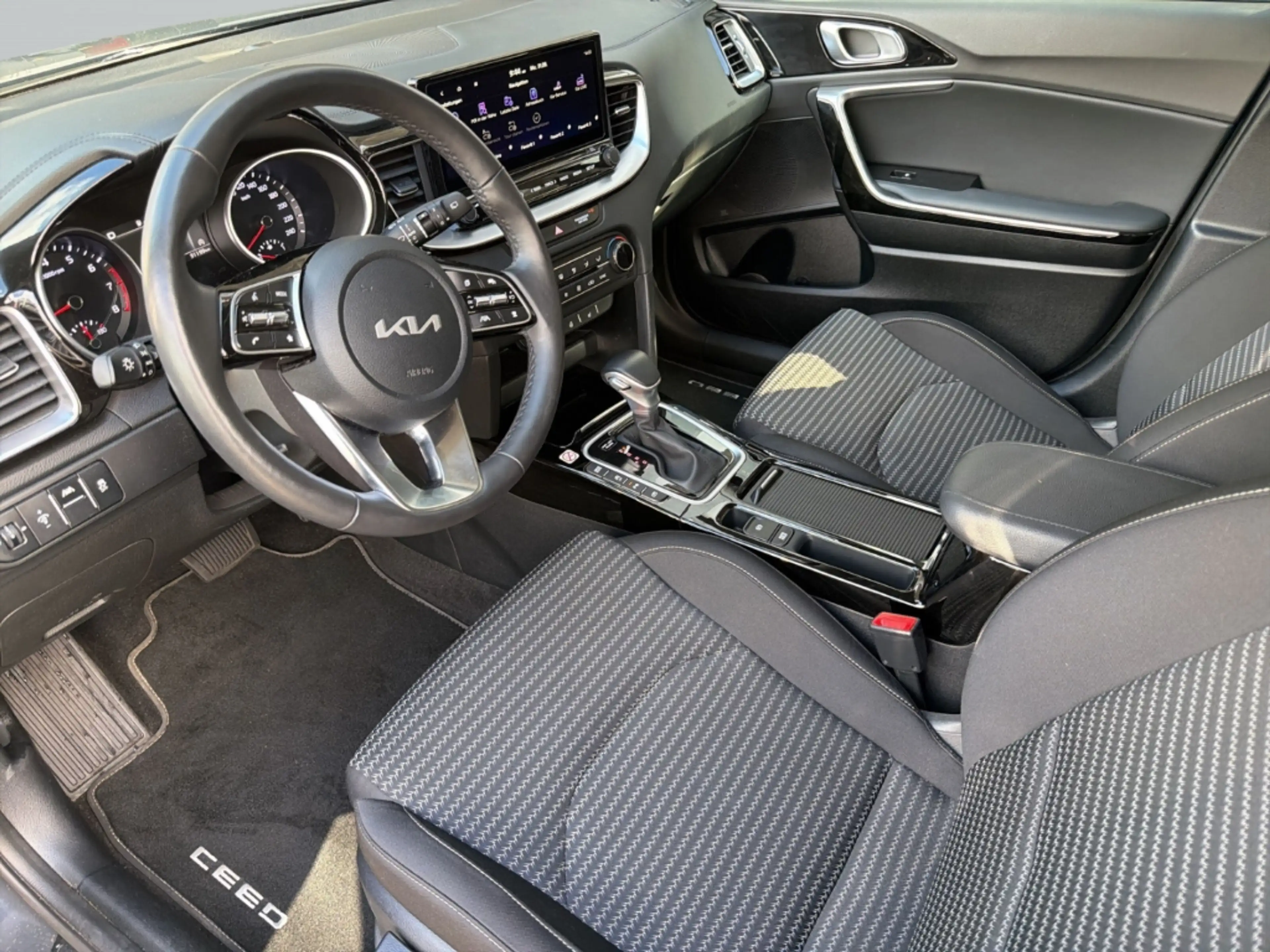 Kia Ceed SW / cee'd SW 1.5 T-GDI DCT Ultimate Edition JBL+Navi+SHZ+LED+Le — photo 10