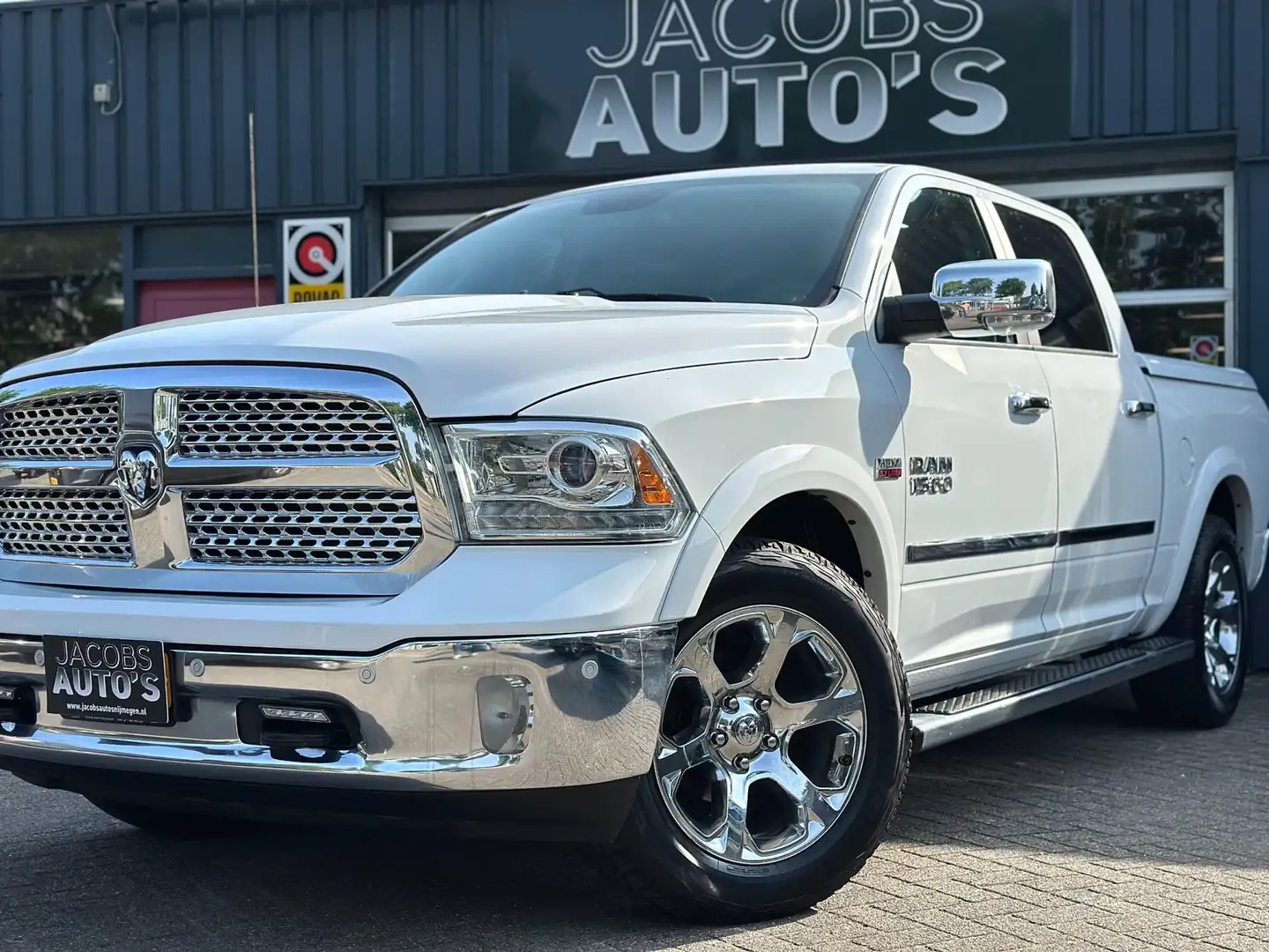 Dodge RAM 1500 5.7 V8 4x4 CrewCab Laramie 6 Personen Blanco - 2
