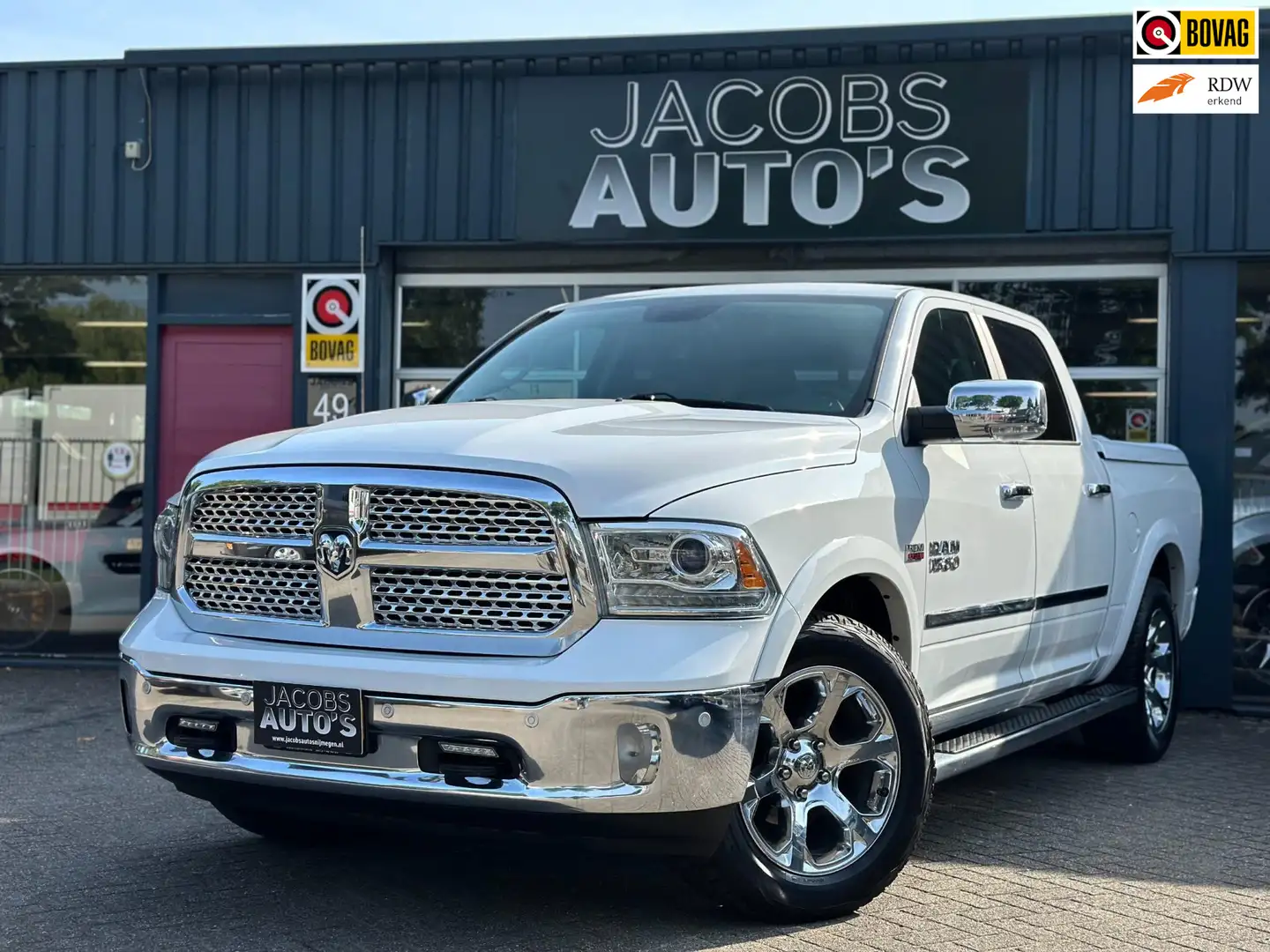 Dodge RAM 1500 5.7 V8 4x4 CrewCab Laramie 6 Personen Blanco - 1