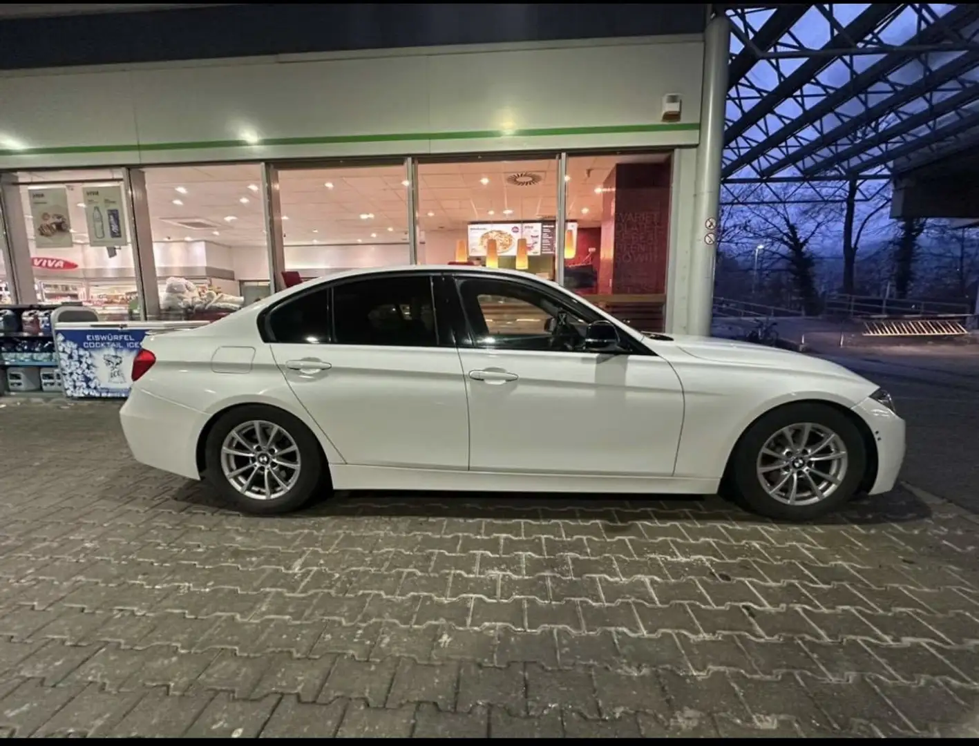 BMW 320 BMW F30-320i Weiß - 2