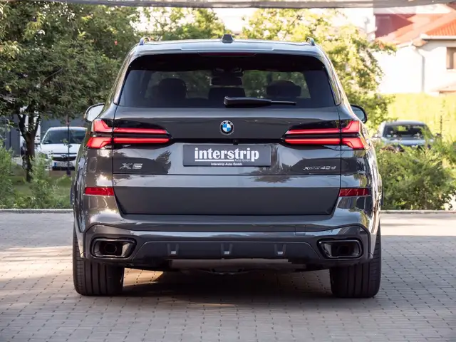BMW X5 view 5