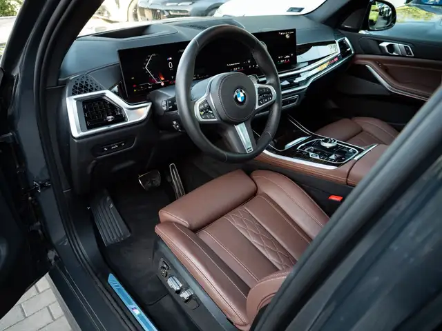 BMW X5 view 13