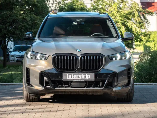 BMW X5 view 2