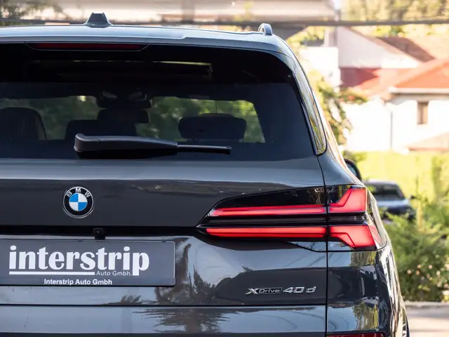 BMW X5 view 12