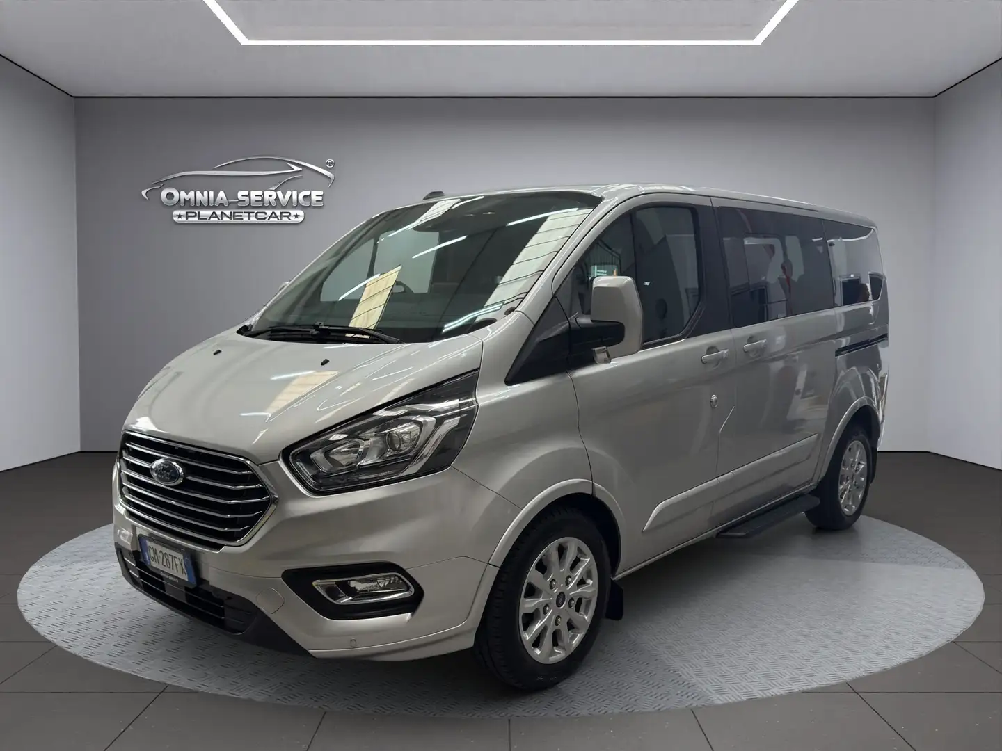Ford Transit Custom tourneo custom 320 2.0tdci 130cv Titanium L1H1auto Silber - 1