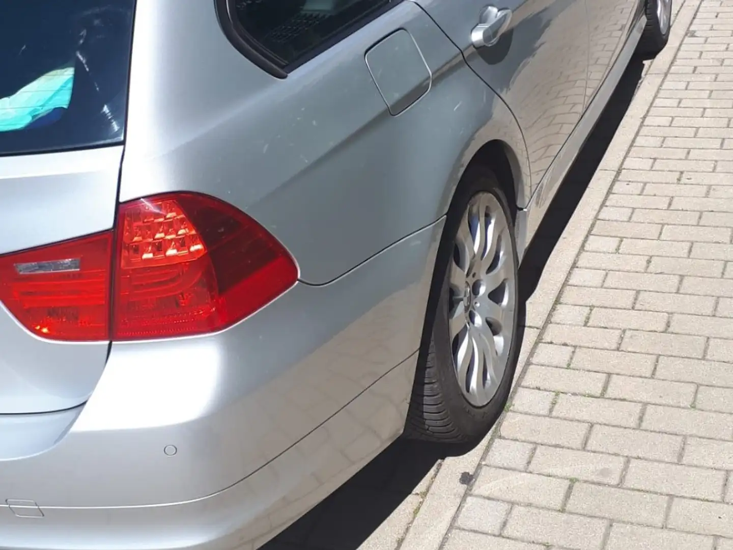 BMW 318 318d DPF Touring Aut. Edition Sport - 2