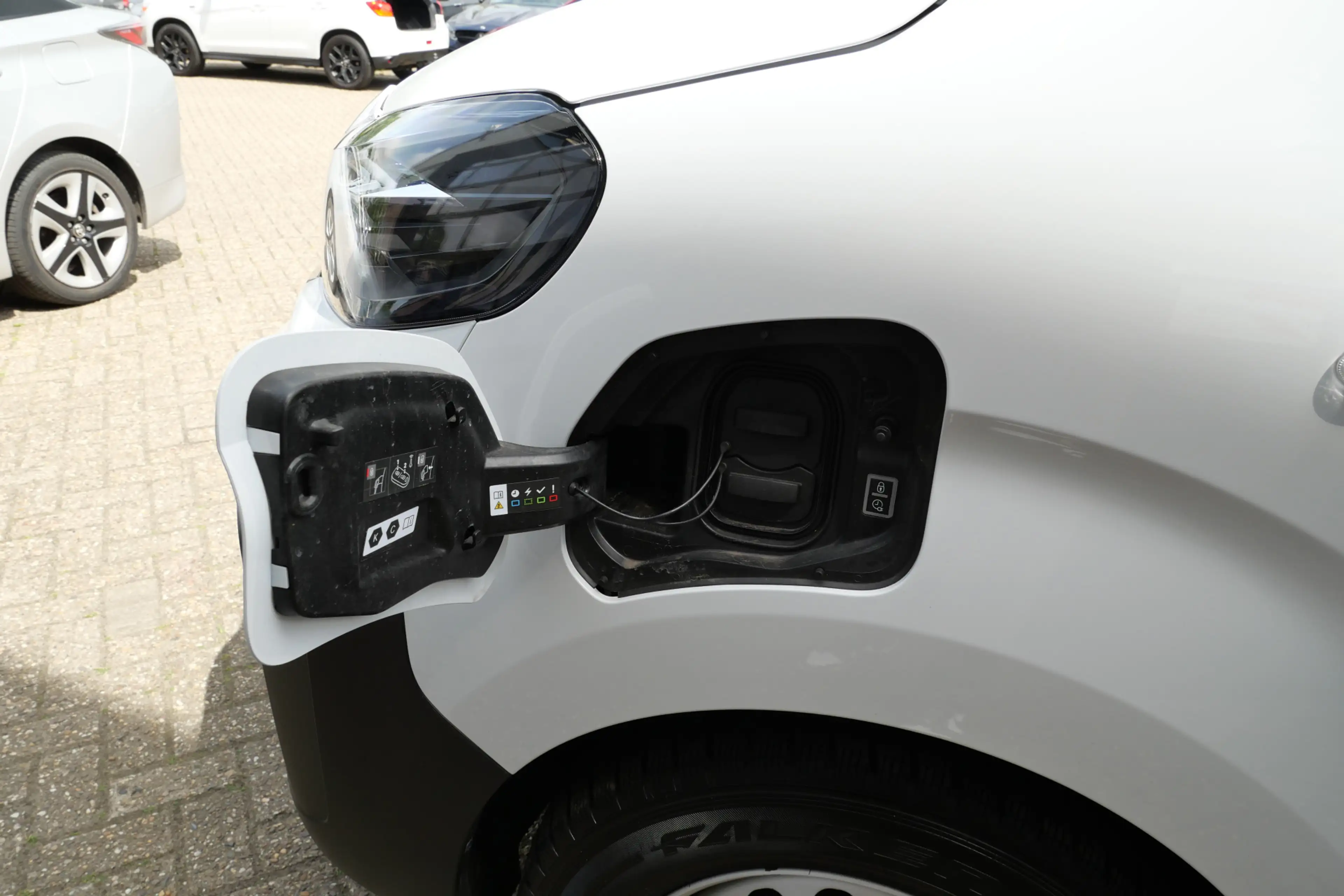 Peugeot e-Expert Long 75 kWh | Carplay | Camera  | 2x SCHUIF | Clim — photo 28