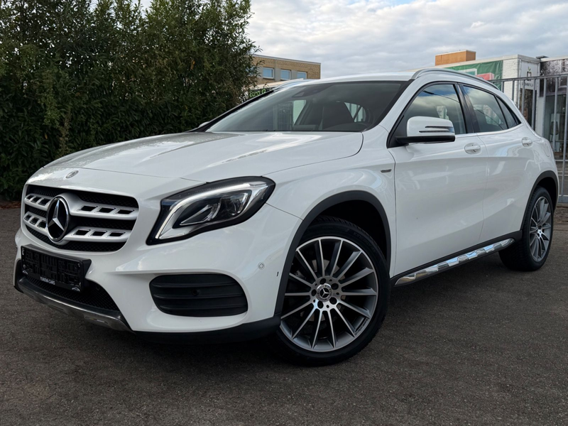 Mercedes-Benz GLA 200 KAMERA PDC NAVI GANZJAHRESREIFEN CARBON