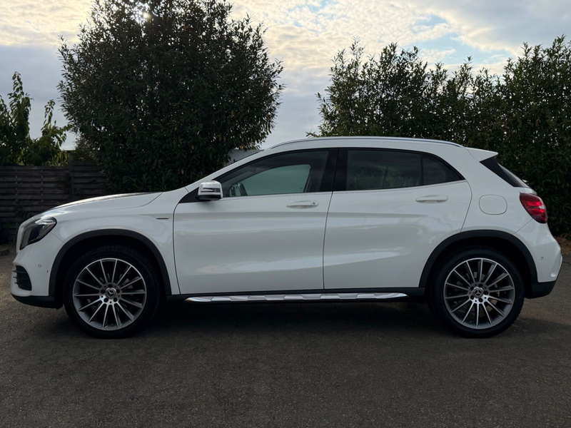 Mercedes-Benz GLA 200 KAMERA PDC NAVI GANZJAHRESREIFEN CARBON — photo 8