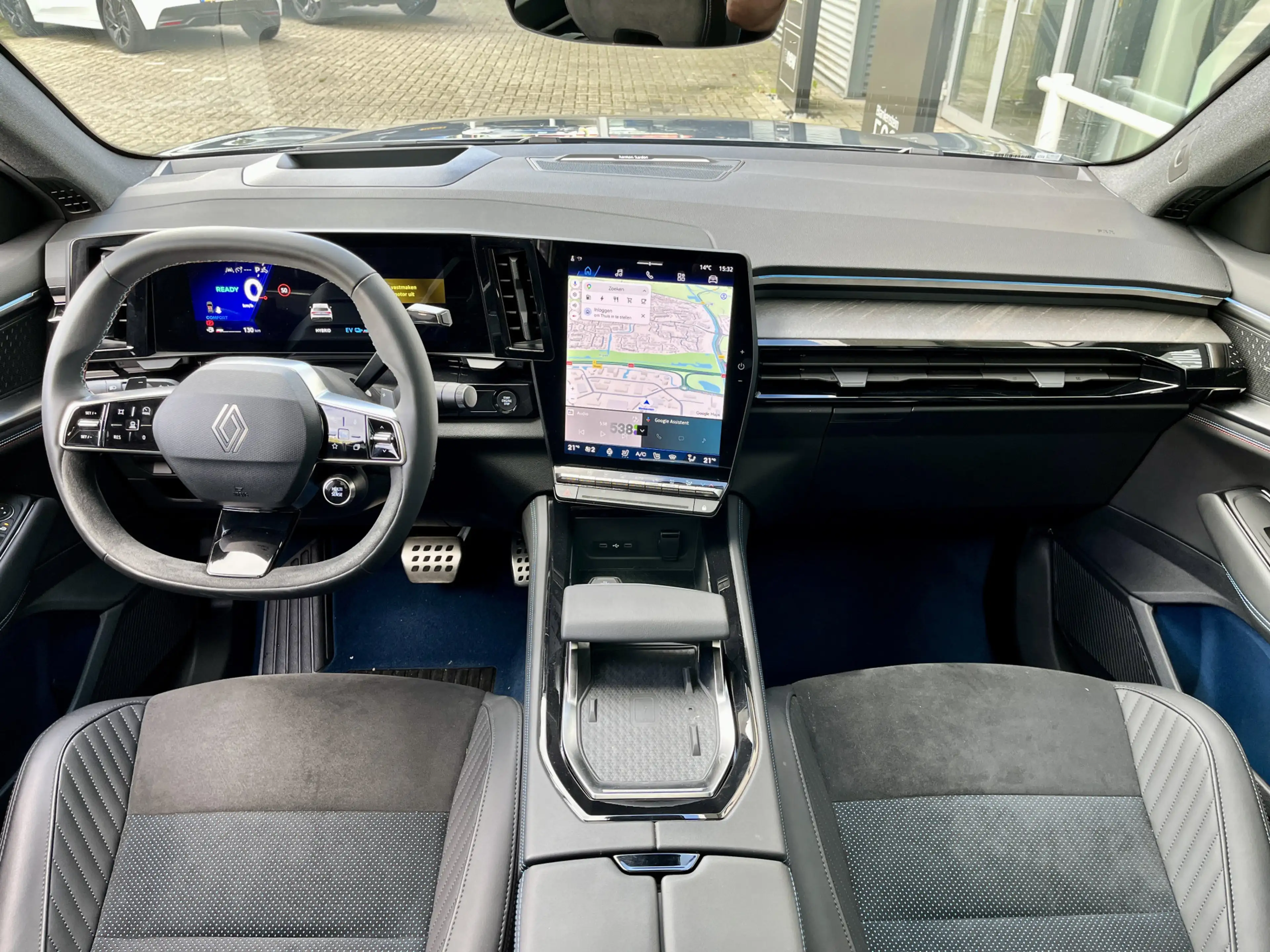 Renault Rafale E-Tech 4x4 Plug-In Hybrid 300 Atelier Alpine | All — photo 3
