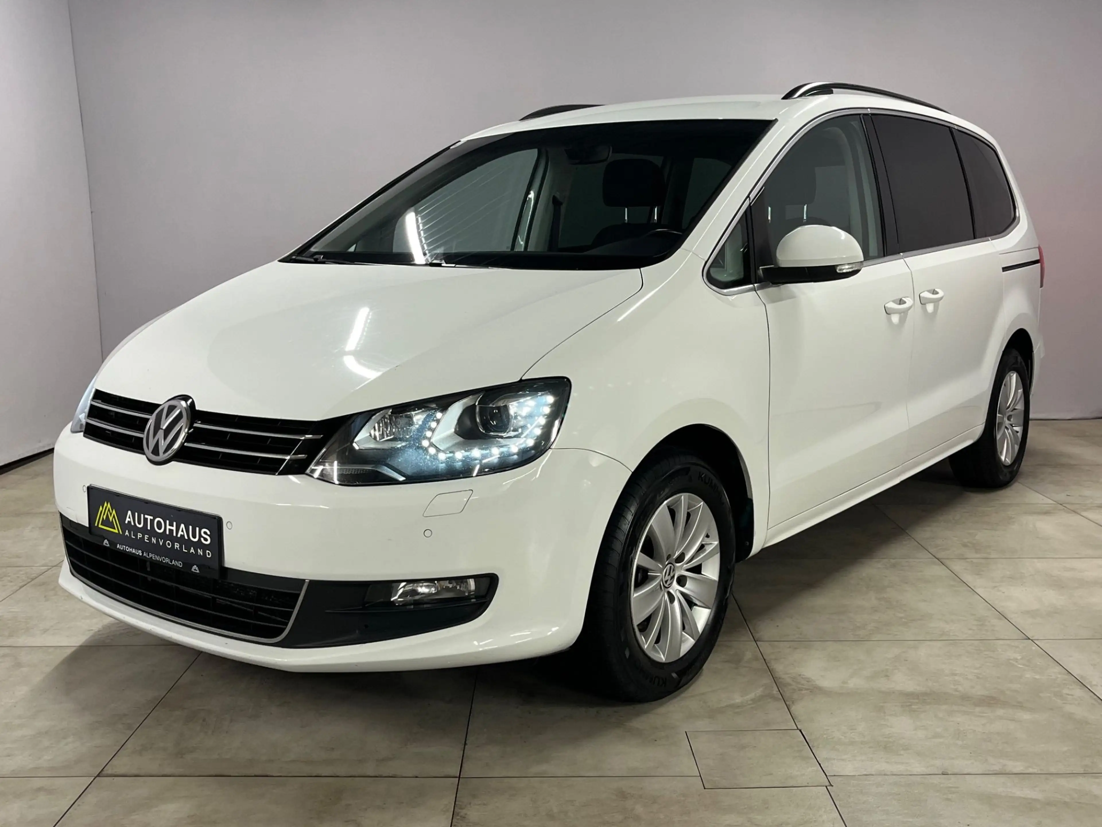 Volkswagen Sharan 2.0 TDI DSG ***AHK-schwenkbar**** — photo 6