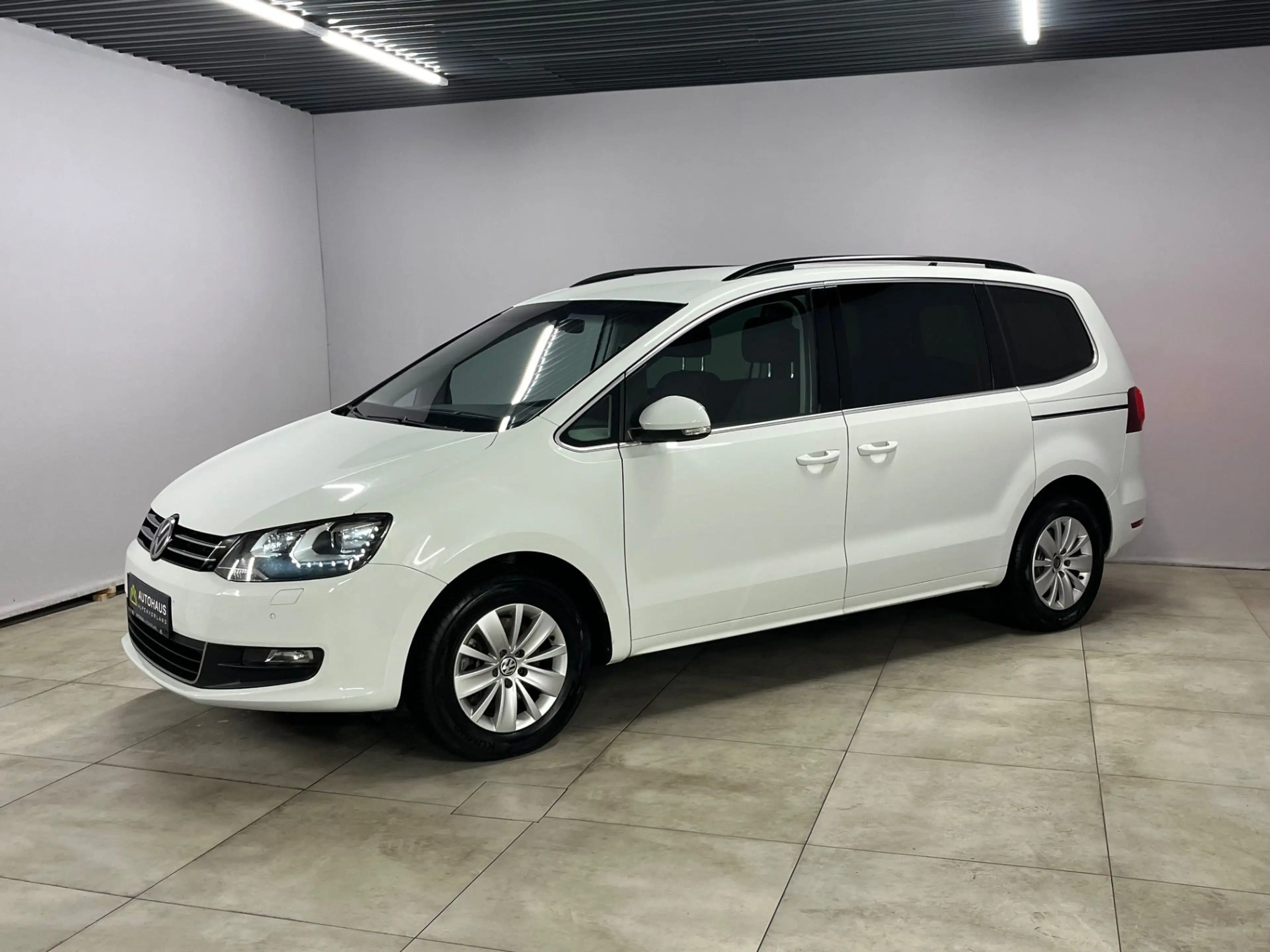 Volkswagen Sharan 2.0 TDI DSG ***AHK-schwenkbar**** — photo 4