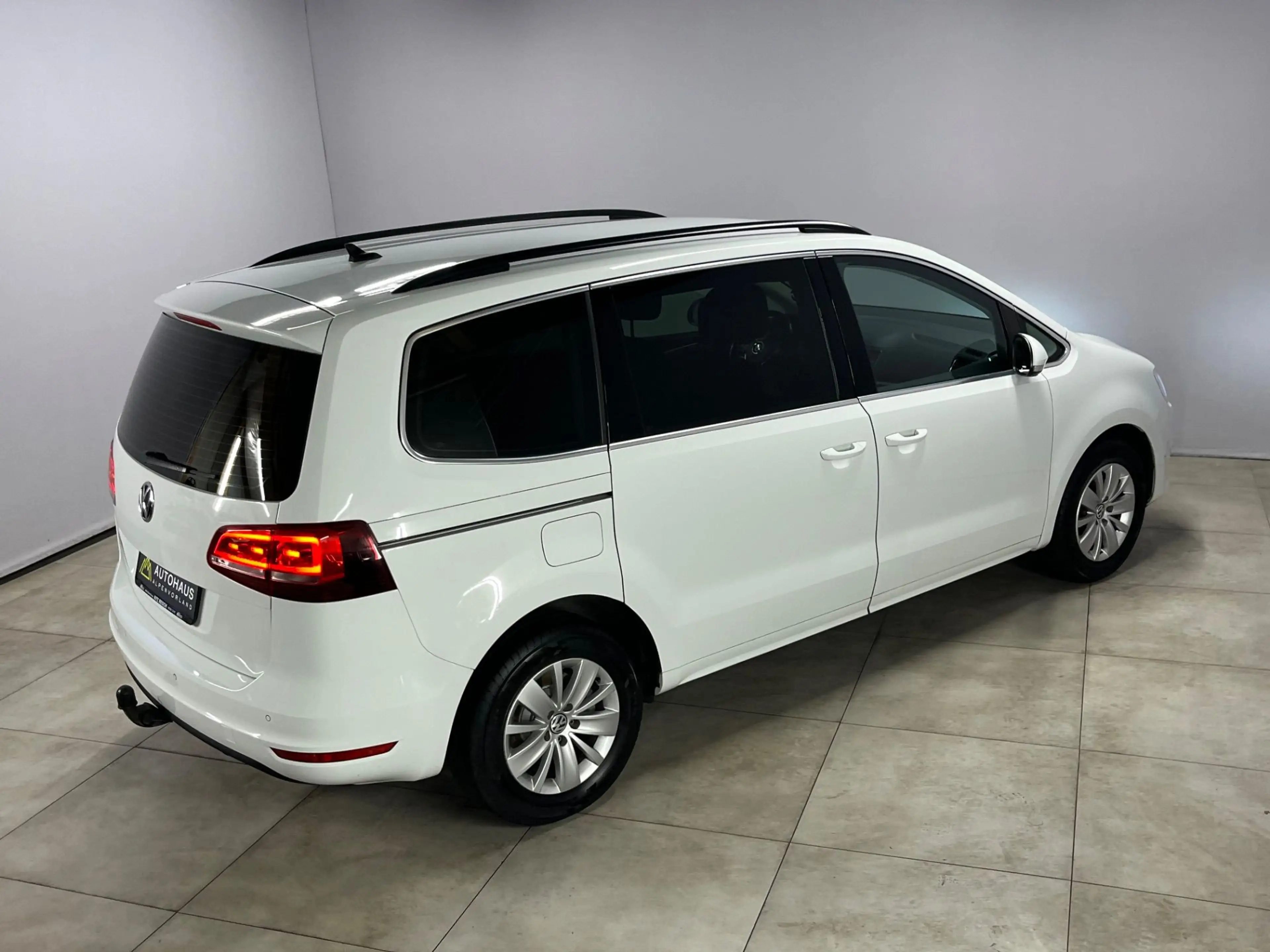 Volkswagen Sharan 2.0 TDI DSG ***AHK-schwenkbar**** — photo 7