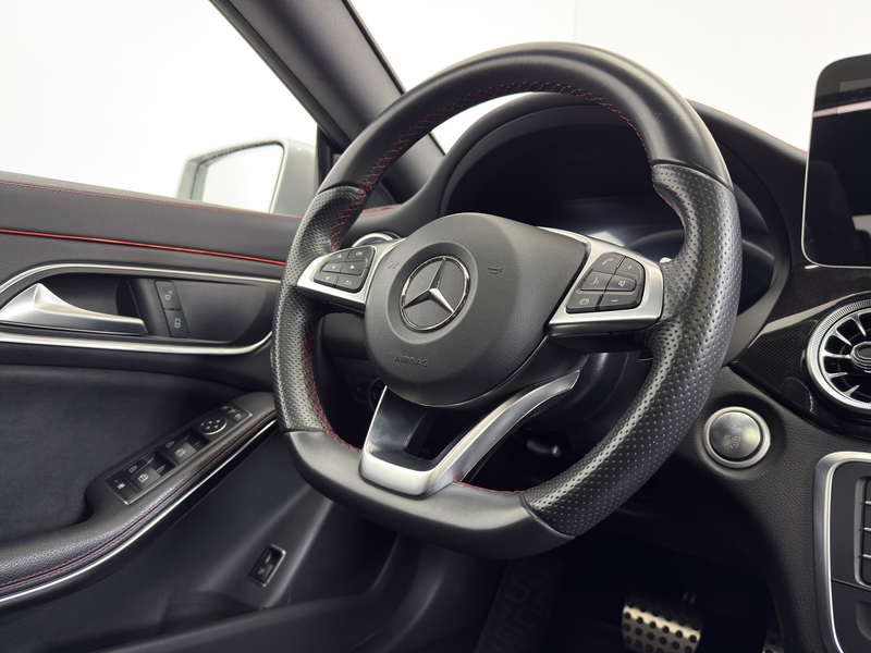 Mercedes-Benz CLA 45 AMG |2.Hand|Kamera|Pano|Keyless|Kamera| — photo 12