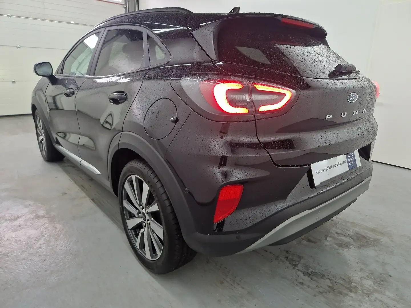 Ford Puma 1.0 EcoBoost Titanium Automatik Nero - 2