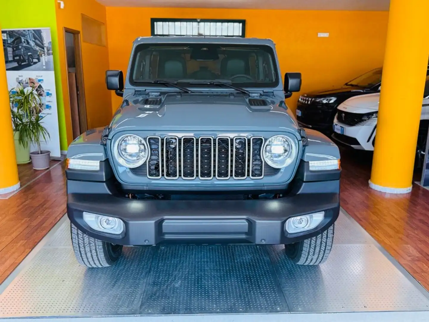 Jeep Wrangler Unlimited 2.0 Turbo Sahara Grigio - 2