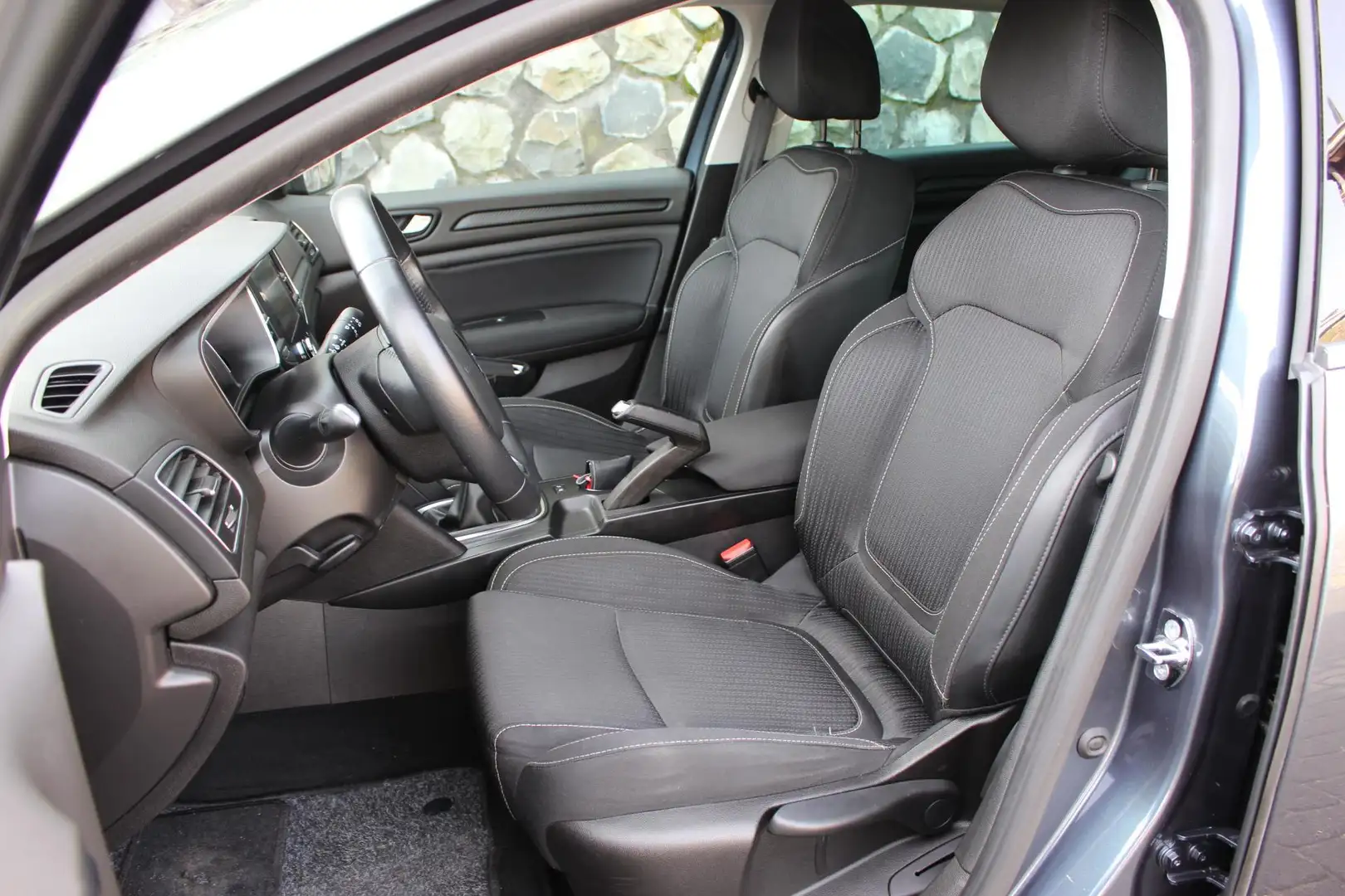 Renault Megane Estate 1.2 TCe Limited 130pk goede vakantie carava Grijs - 2