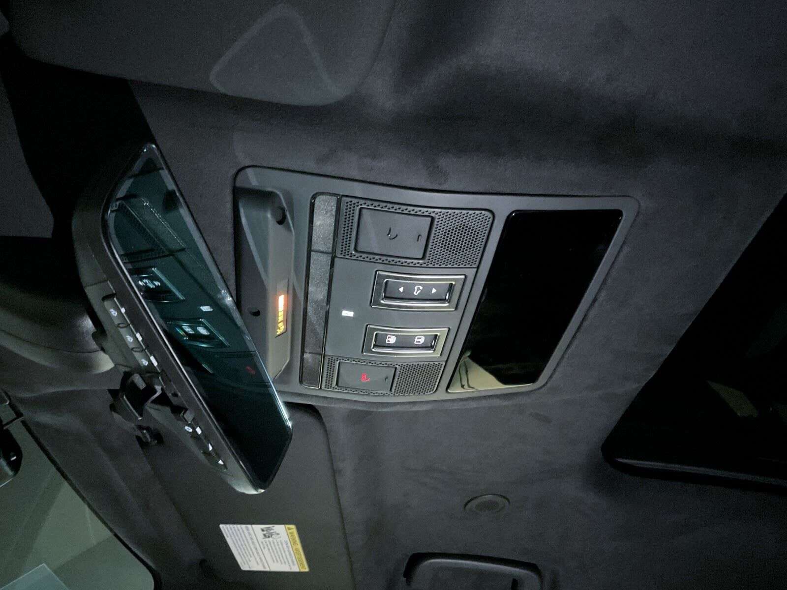 2025 Land Rover Defender V8 | Extended Black Exterior Pack | Tow Hitch Rece thumb 20