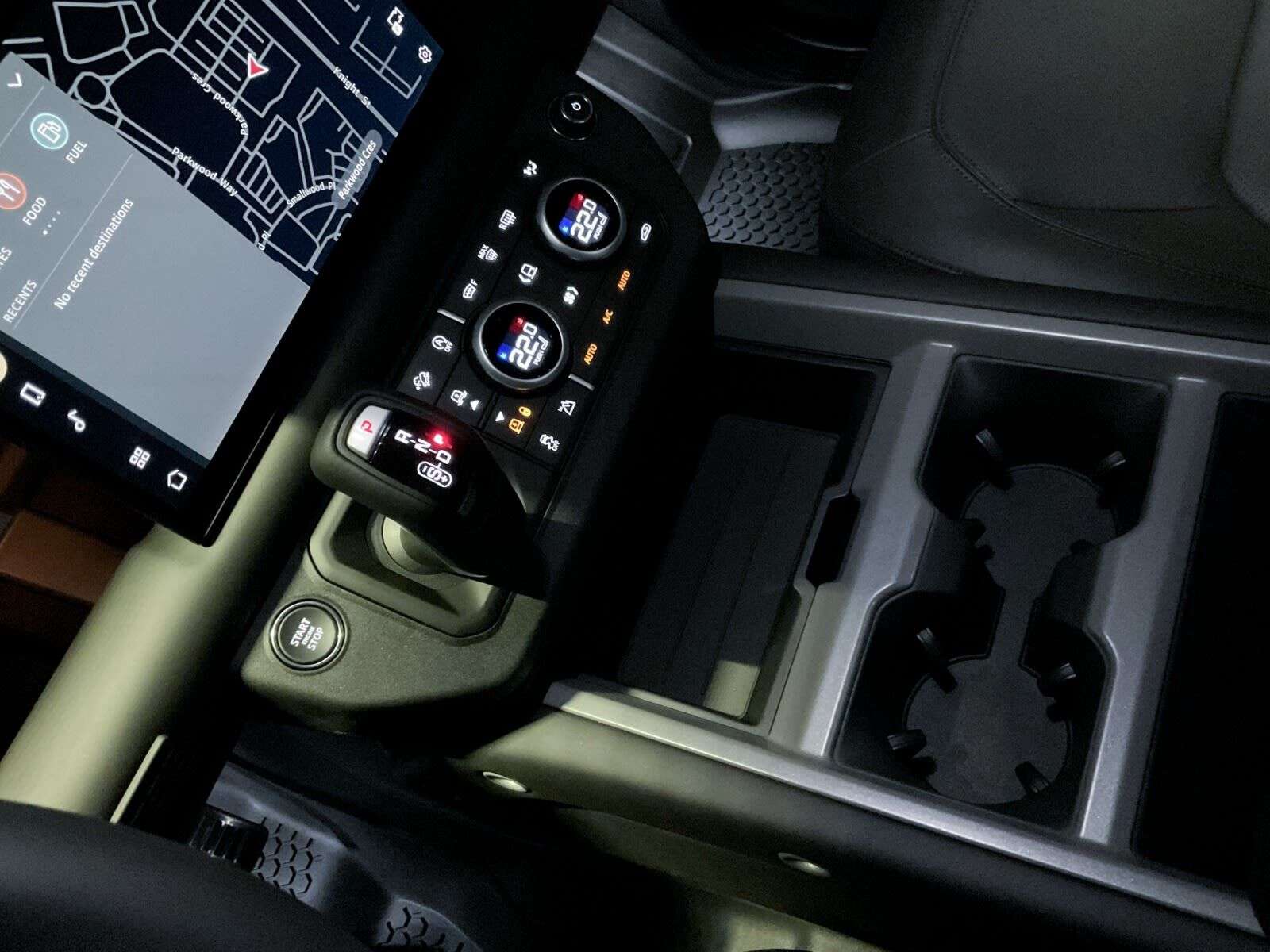 2025 Land Rover Defender V8 | Extended Black Exterior Pack | Tow Hitch Rece thumb 17