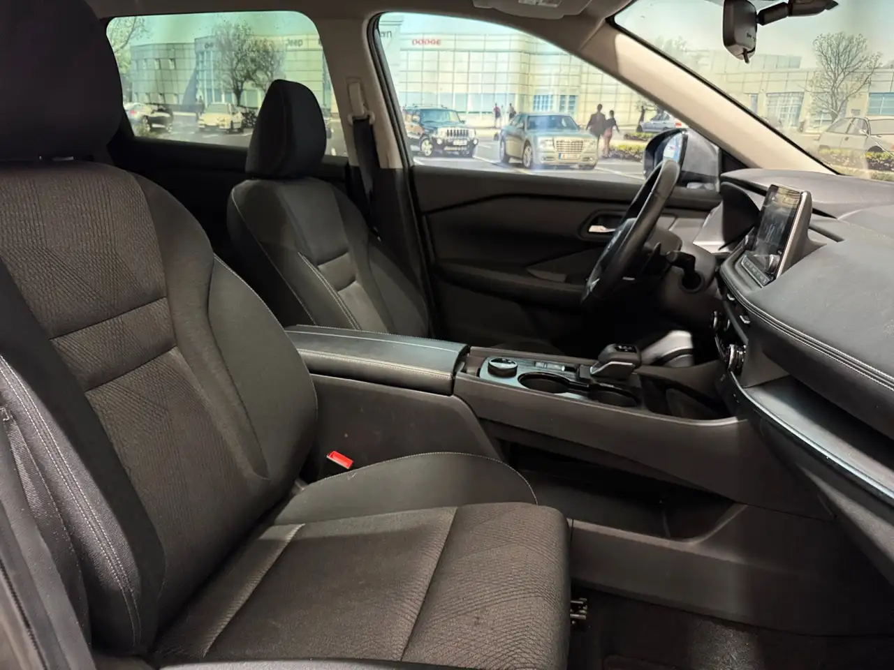Nissan Rogue снимка Nissan Rogue