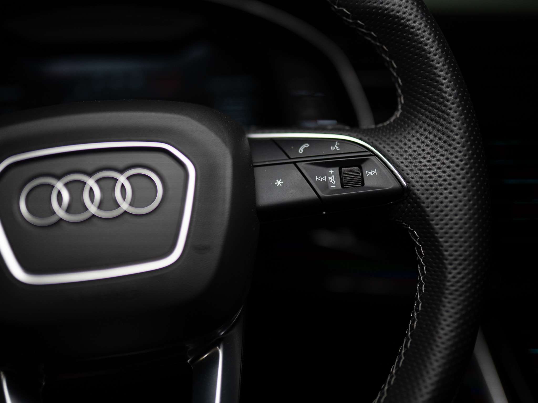 used 2021 Audi SQ7 car, priced at $61,900