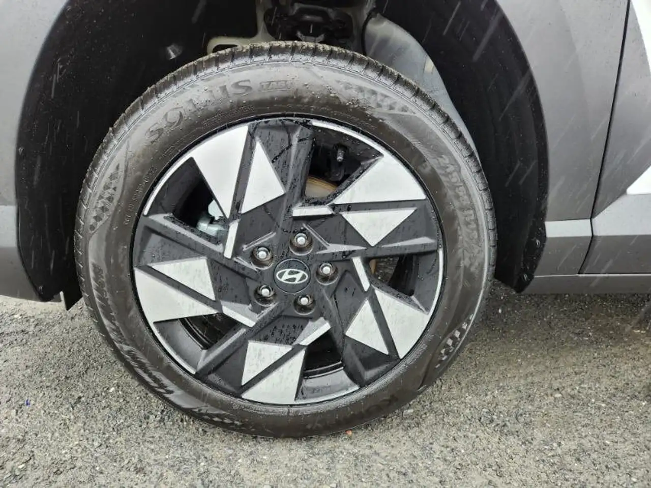 Hyundai KONA снимка Hyundai KONA