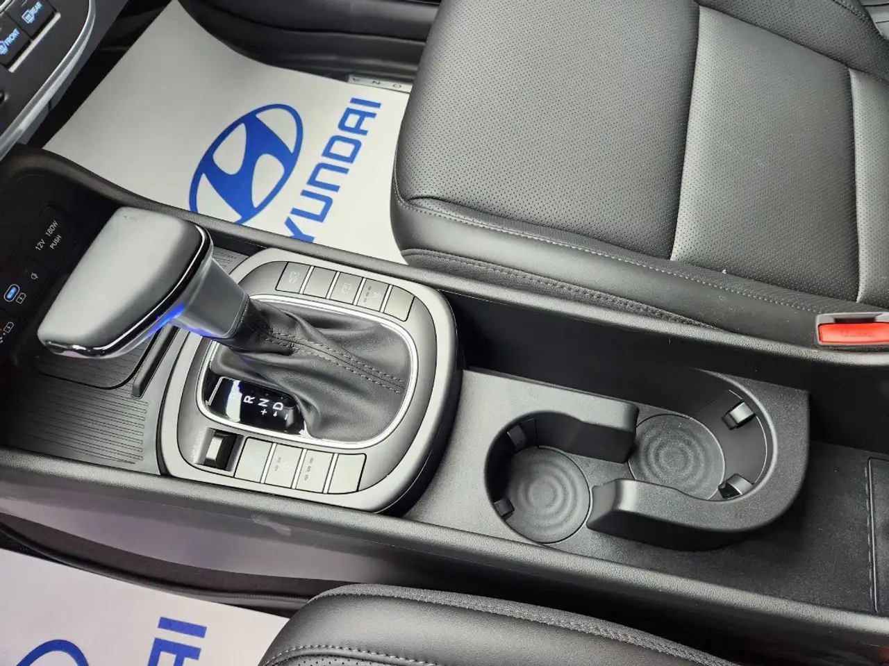 Hyundai KONA снимка Hyundai KONA