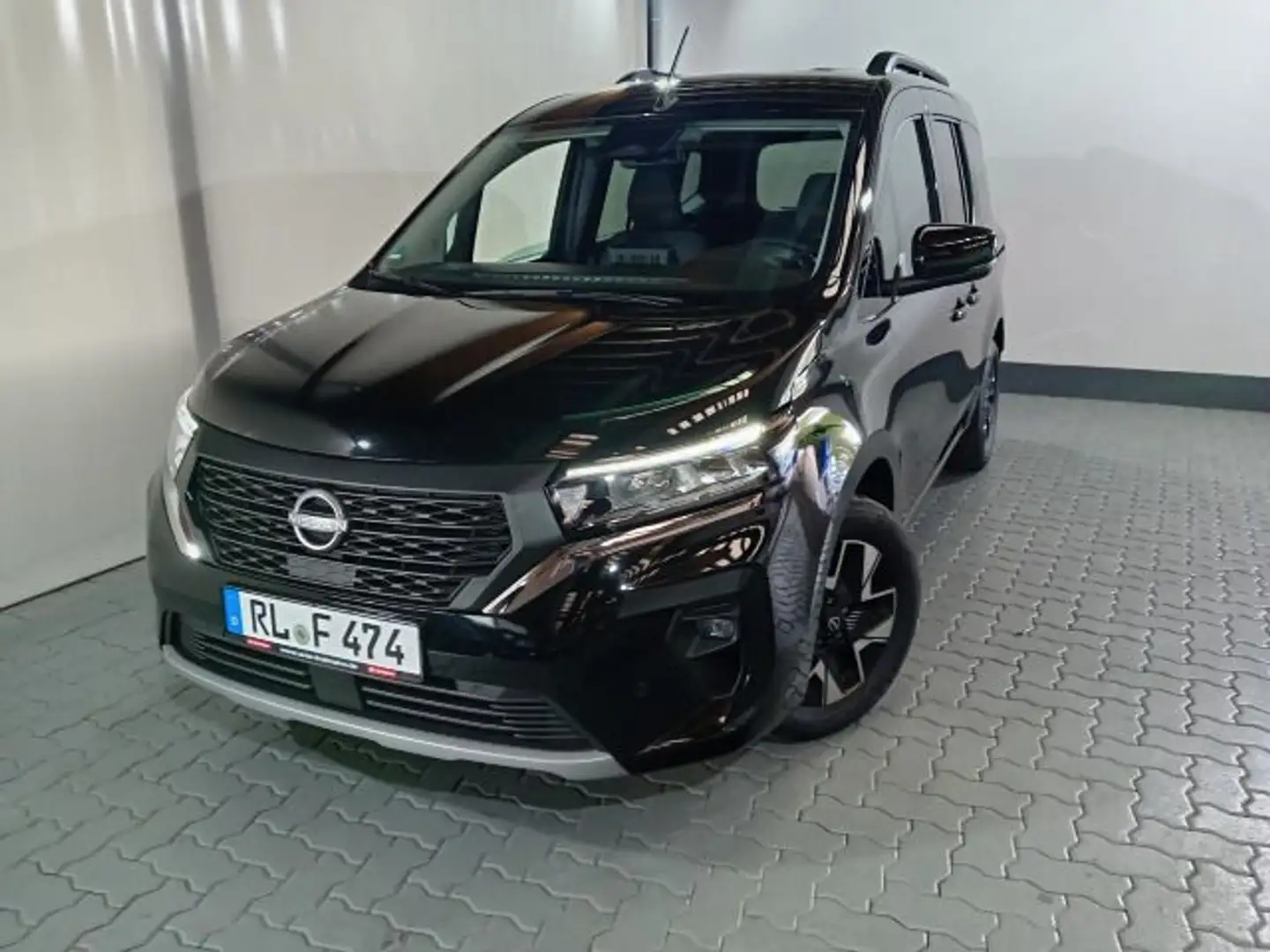Nissan Townstar Kombi 1.3 DIG-T Tekna Schwarz - 2
