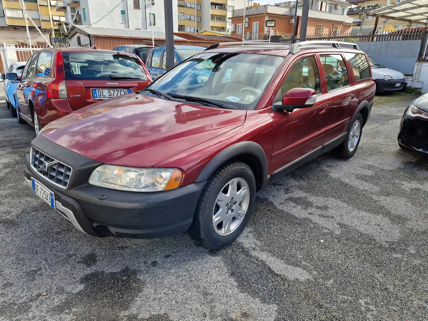 Volvo V70 V70-XC 2.4 d5 Summum awd 185cv Červená - 1