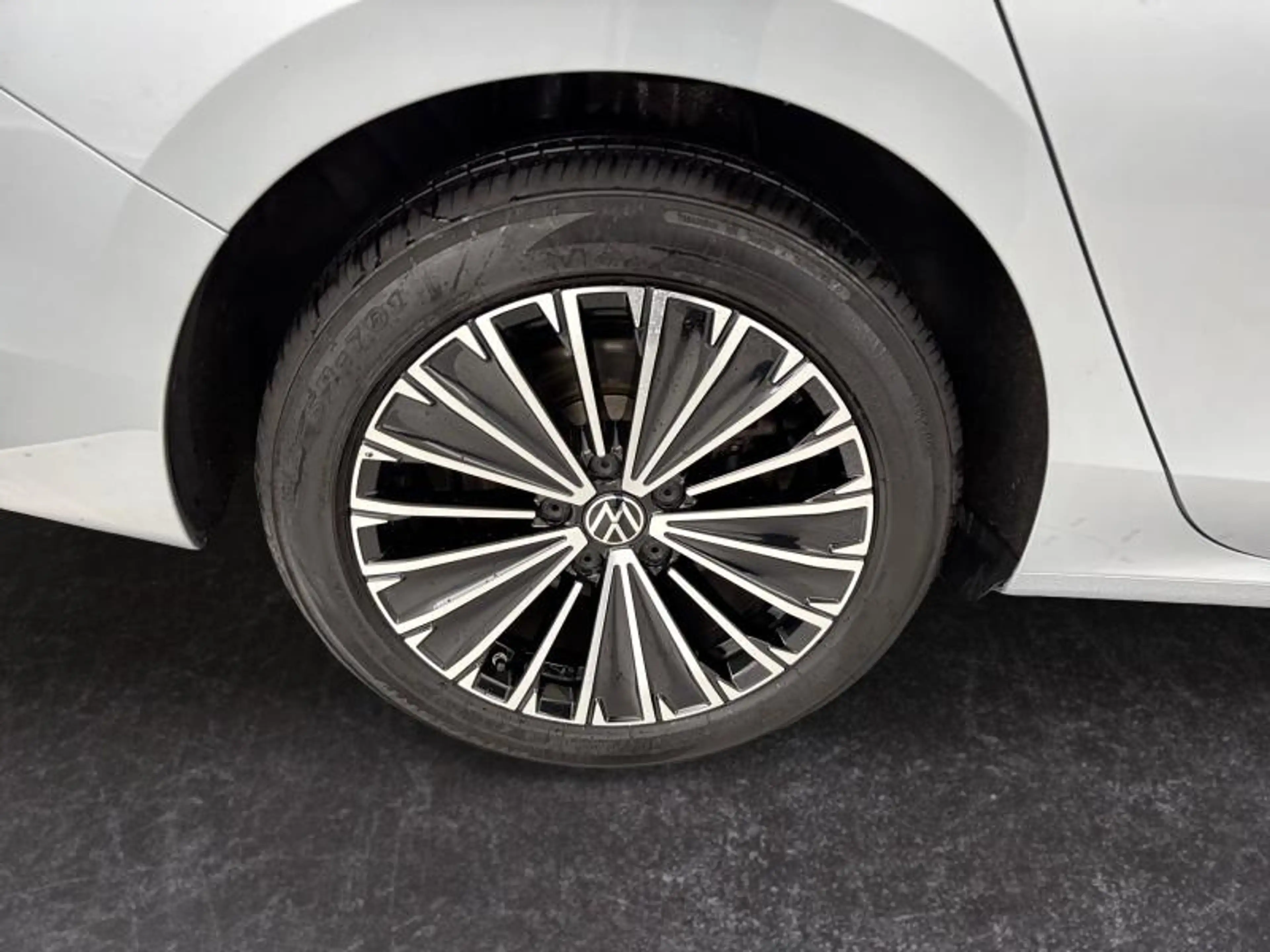 Volkswagen Passat Variant Elegance | 1.5 150 hp | caméra 360 | Car Play | a — photo 10