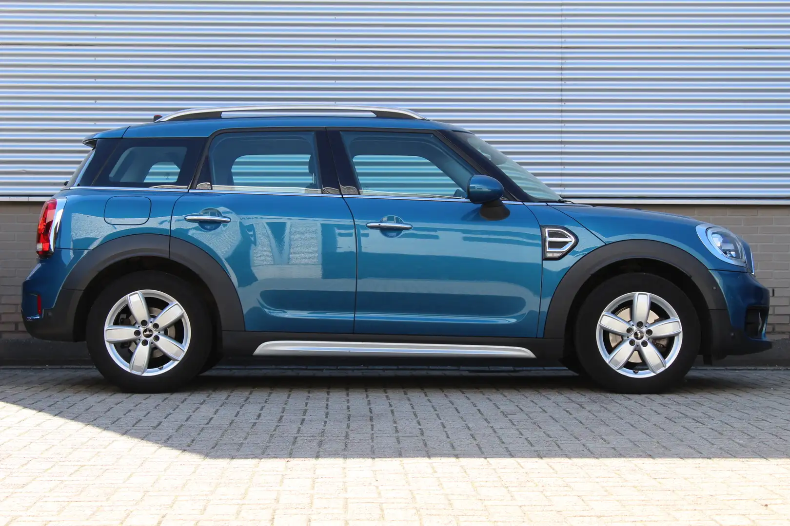 MINI Cooper Countryman Mini 1.5 136PK | H&K | Navigatie | Bluetooth | Ori Blauw - 2