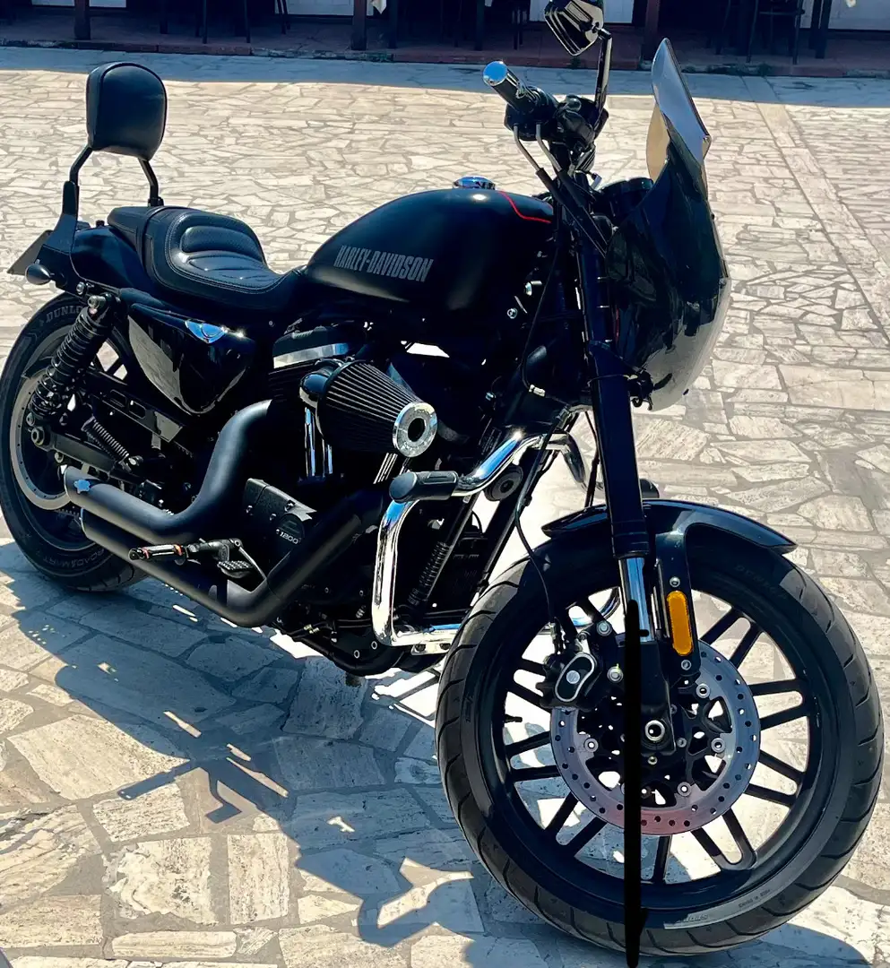 Harley-Davidson Roadster - 1