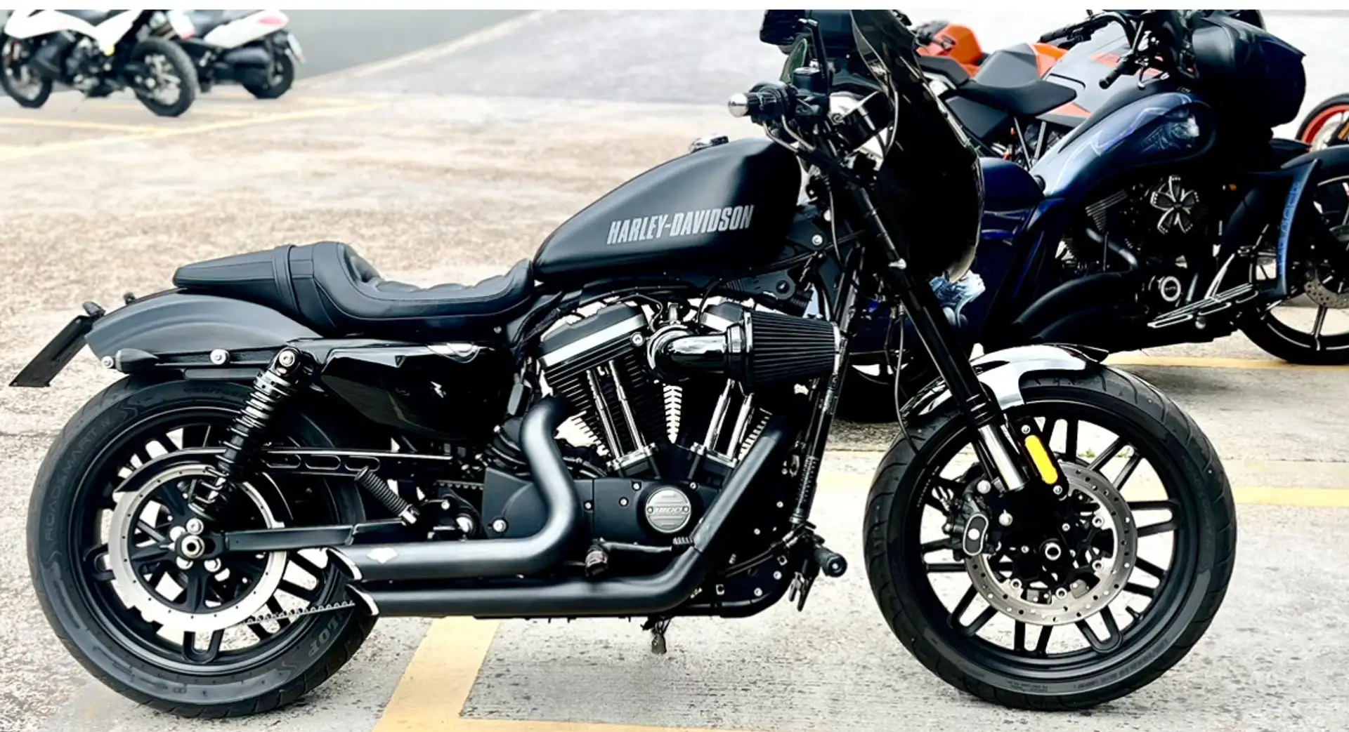 Harley-Davidson Roadster - 2