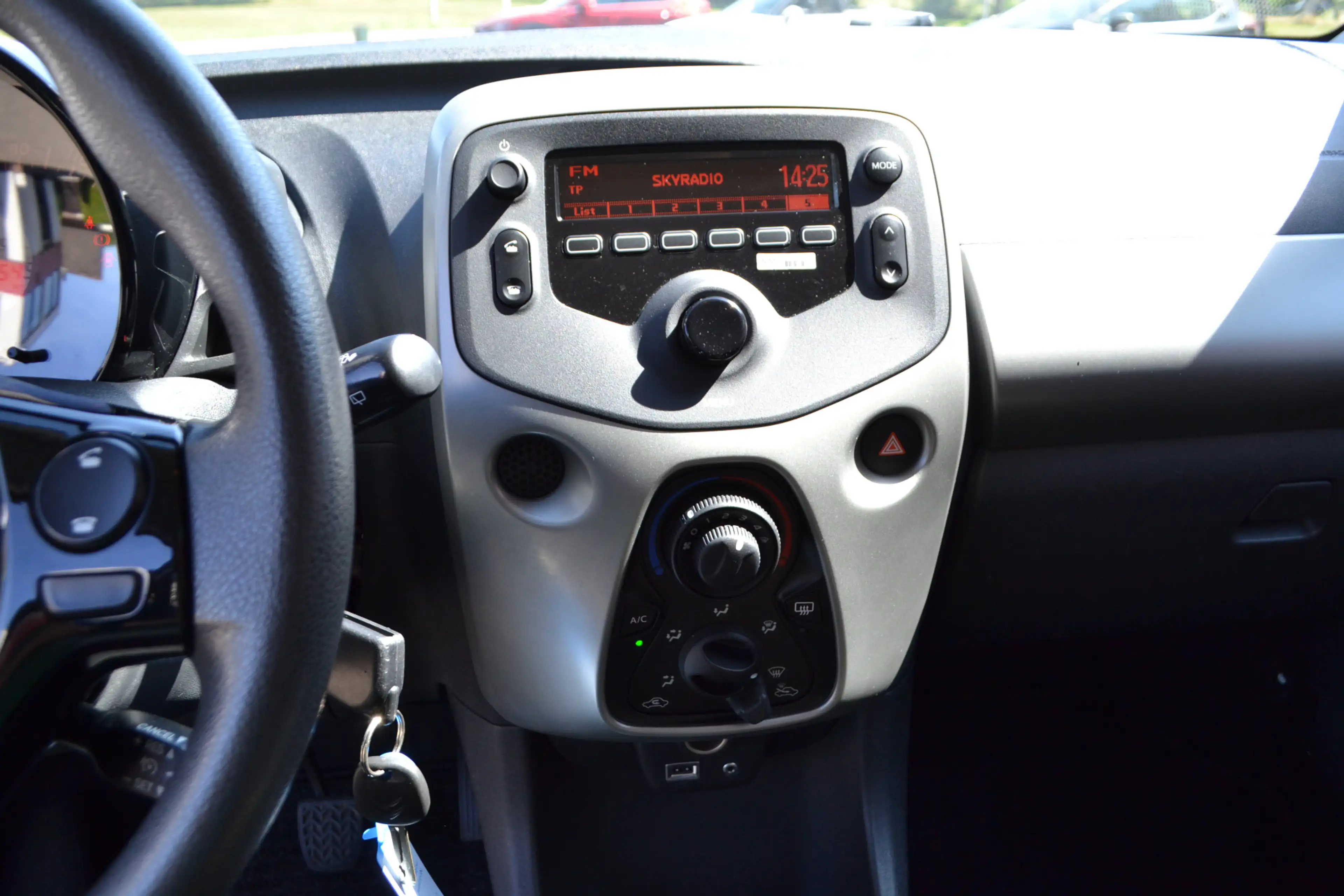 Citroen C1 1.0 e-VTi 5 Drs, Airco, NL auto, 1e eigenaresse, n — photo 9