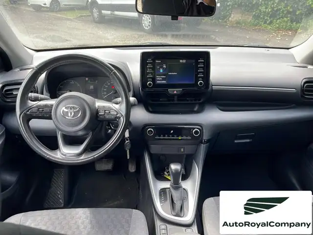 Toyota Yaris view 12