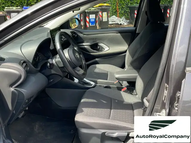 Toyota Yaris view 10