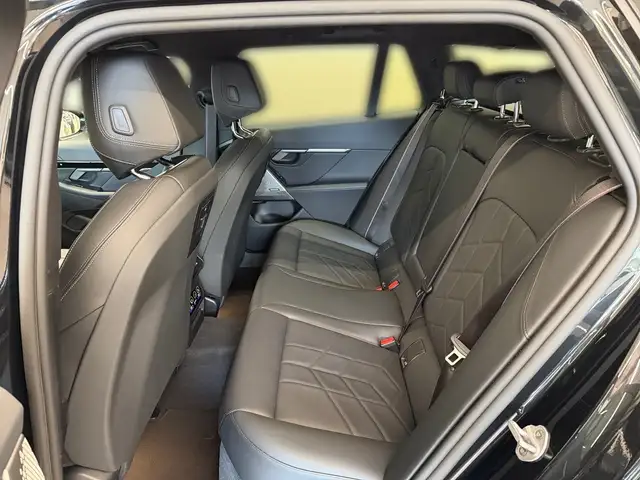 BMW 5 Series view 7