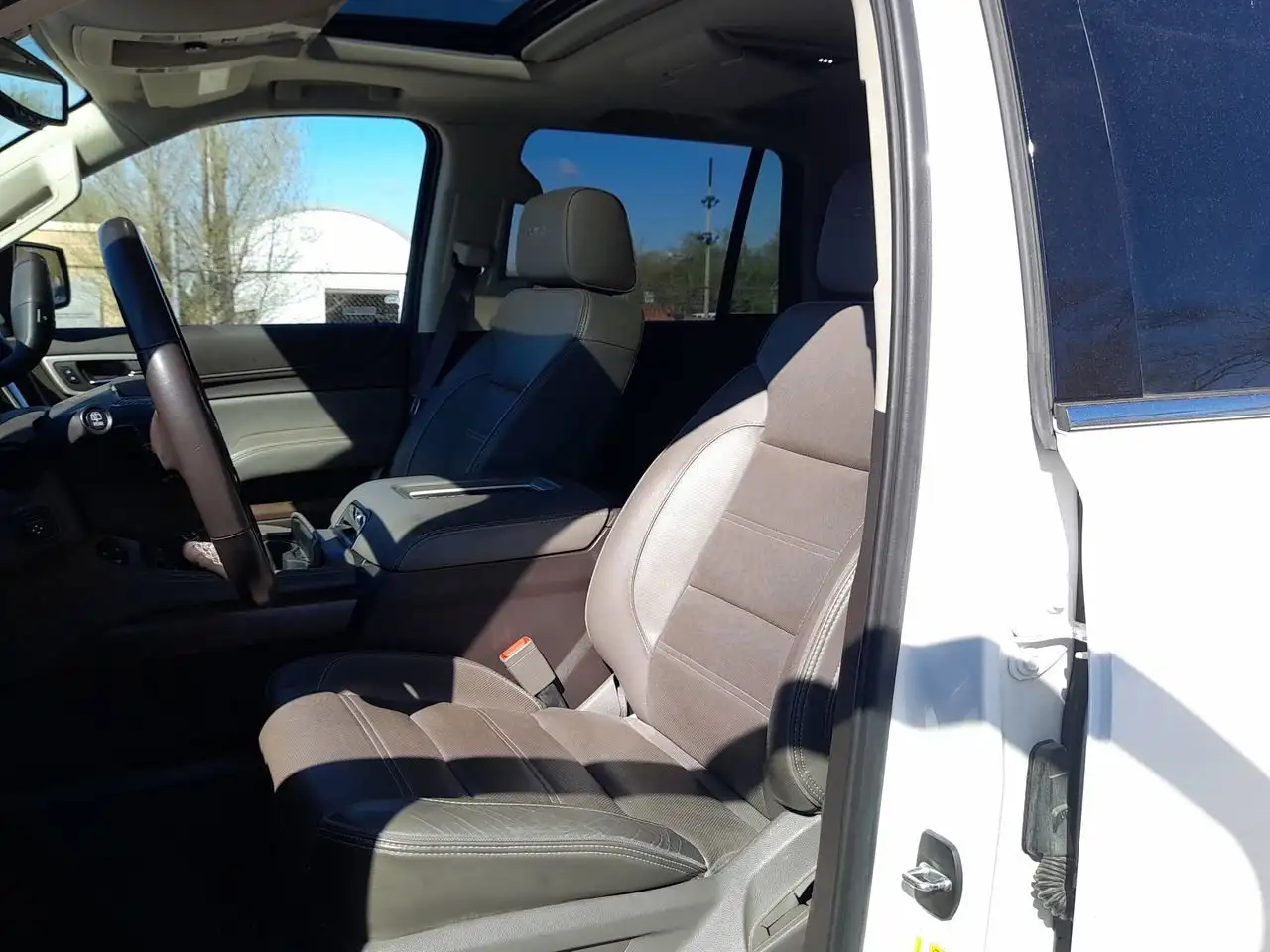 GMC Yukon снимка GMC Yukon