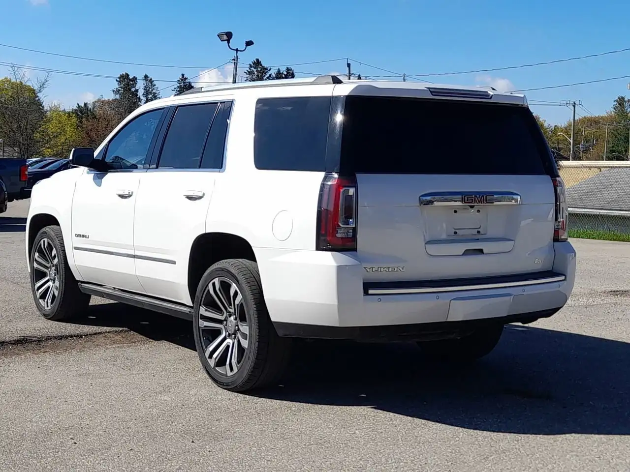 GMC Yukon снимка GMC Yukon