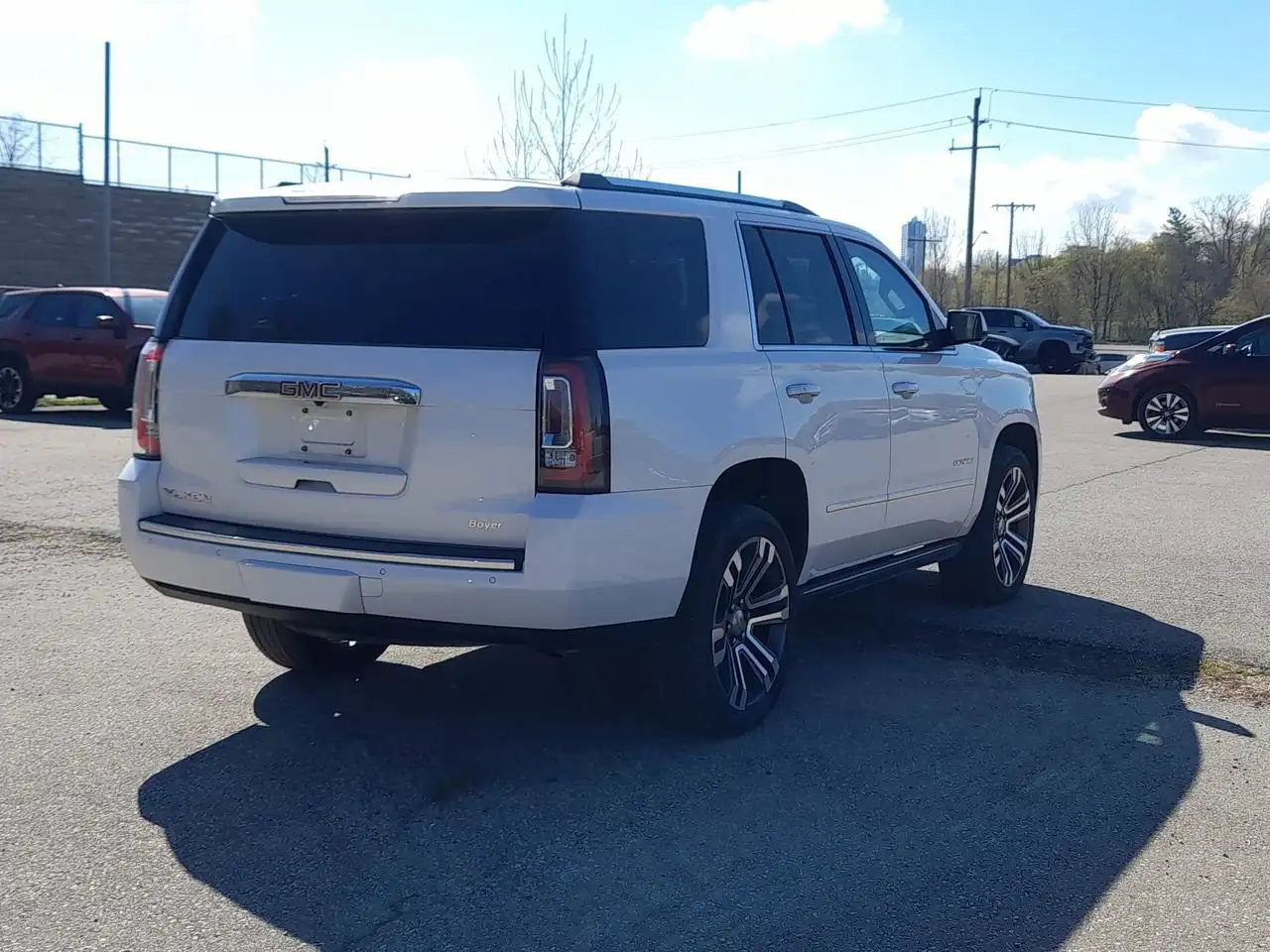 GMC Yukon снимка GMC Yukon